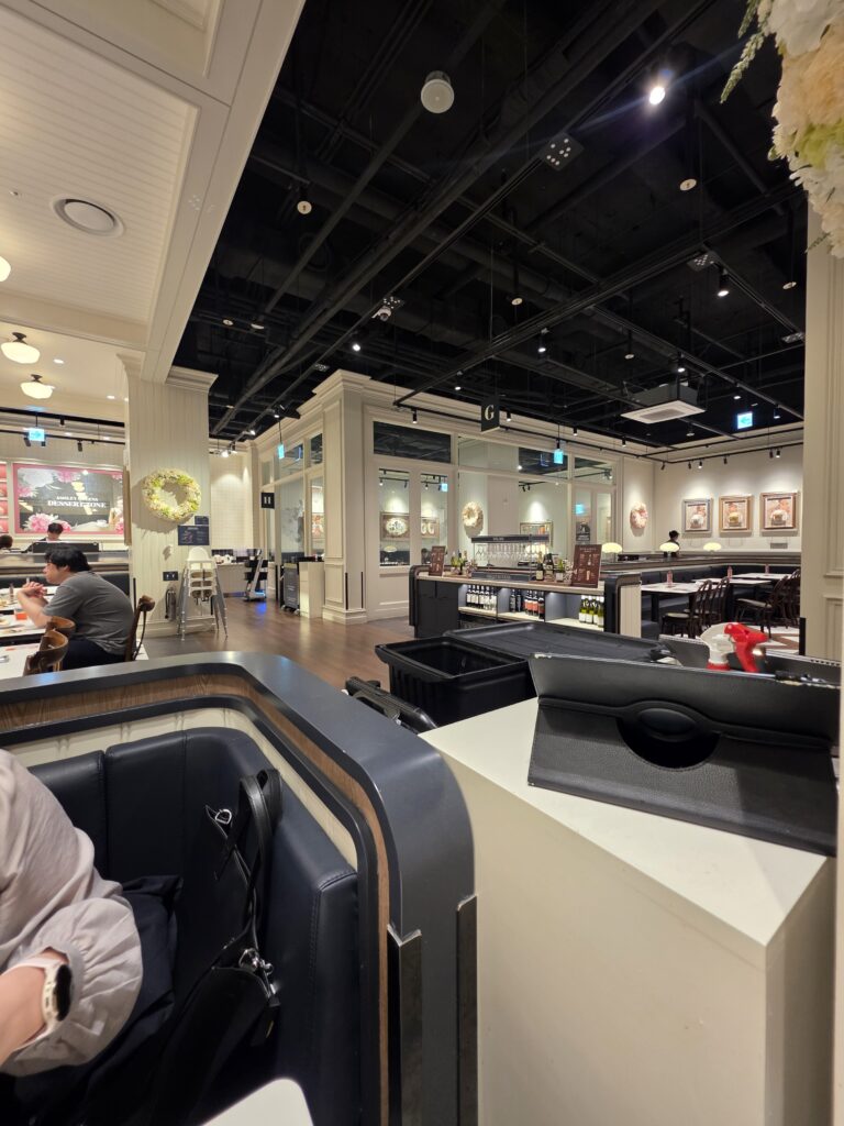 Ashley-table-area