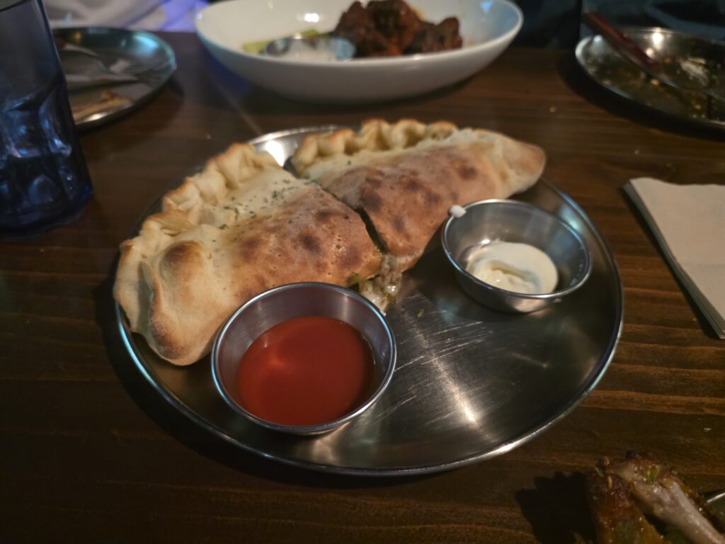 The Pizza Stand Seolleung Calzone