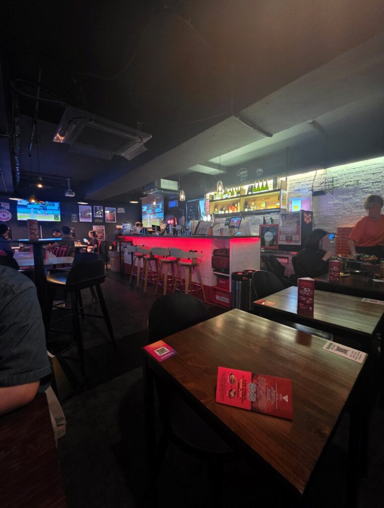 he Pizza Stand Seolleung Inside