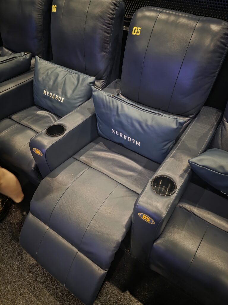 Megabox-Recliner