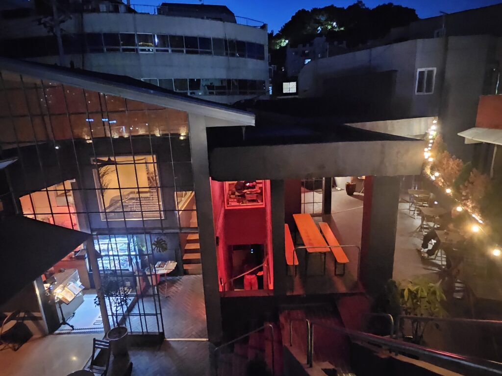 Olden Brown Dongmyo cafe