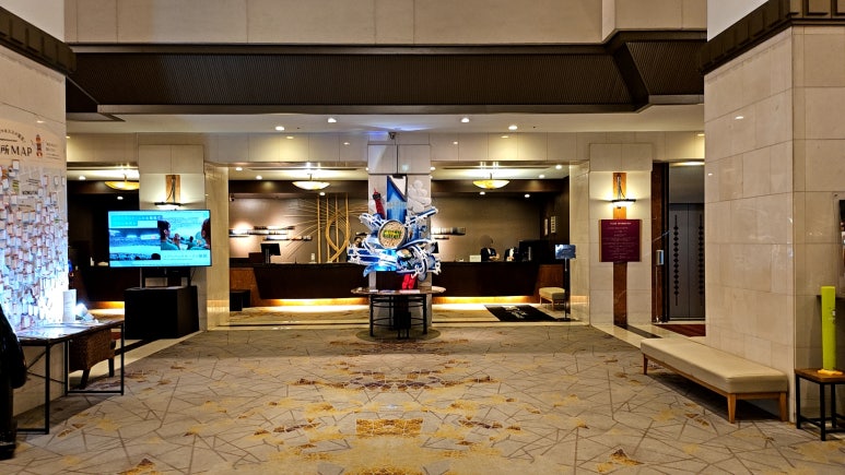 ANA Crowne Plaza Hotel Fukuoka Lobby