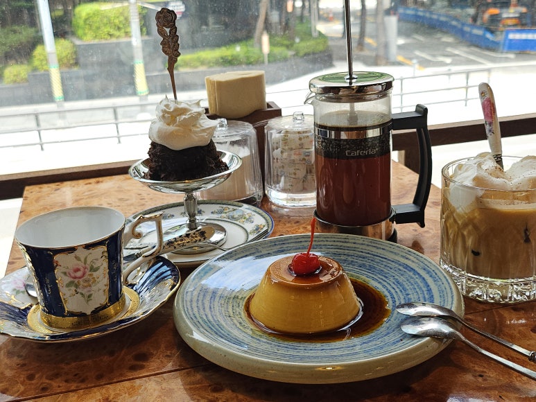 Pirolz Coffeehouse
