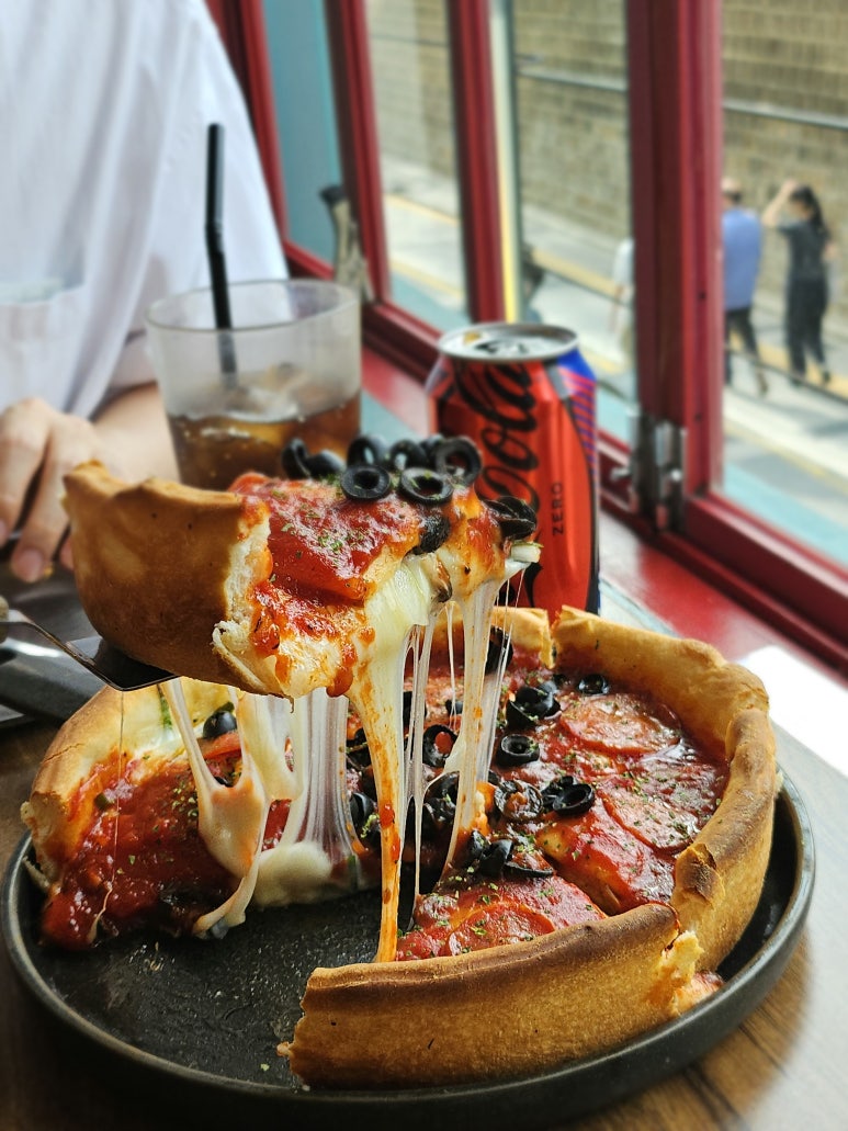 Made in Chicago Pizza